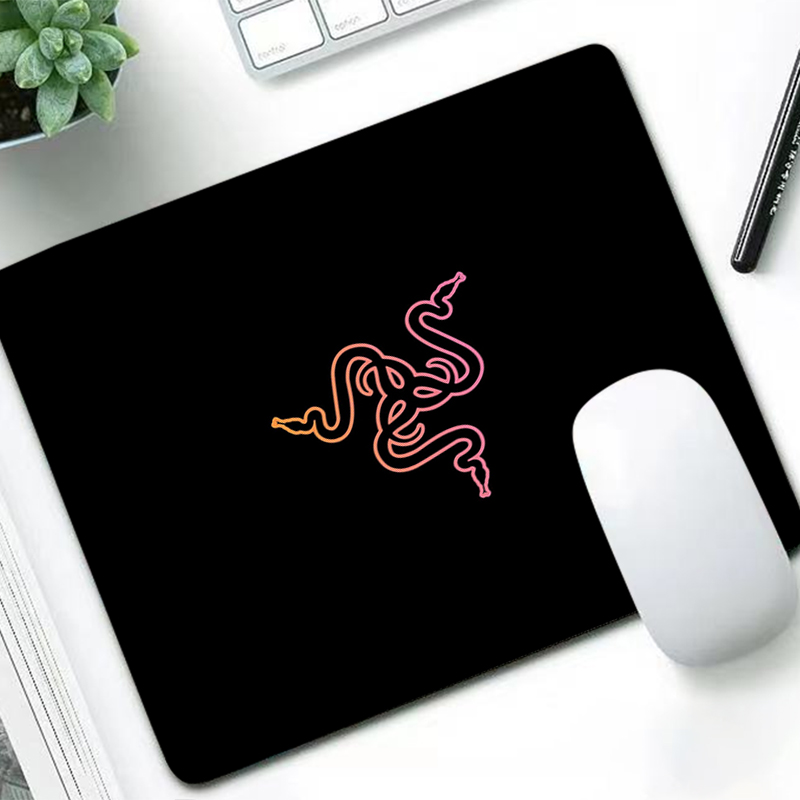 Razer Luxury Mouse Pad Anime G - Laptop Accessories For Programmers recension och pris